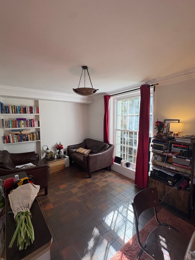 Cosy room w courtyard in charming Angel 2 bed flat Main Photo