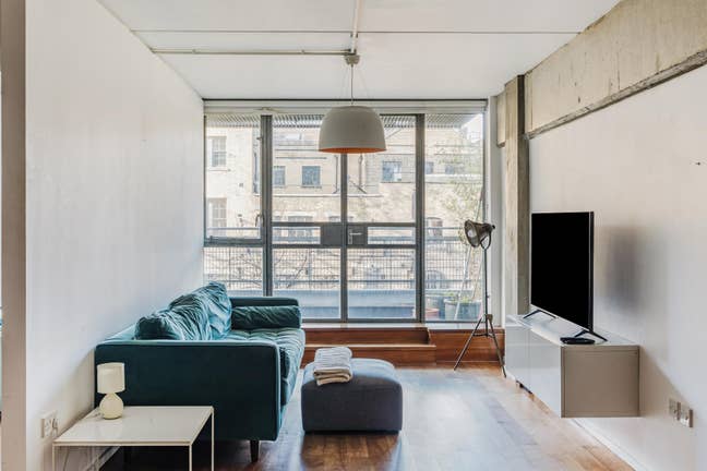 Canalside Living | Large 1-bedroom loft apartment  Main Photo