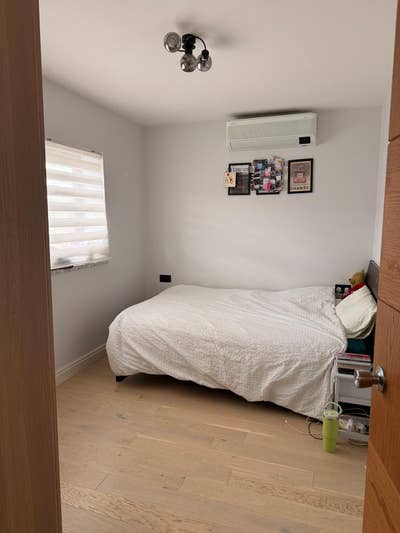 Room to share Main Photo