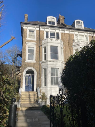 Quiet street, close to St Margarets and Richmond Main Photo