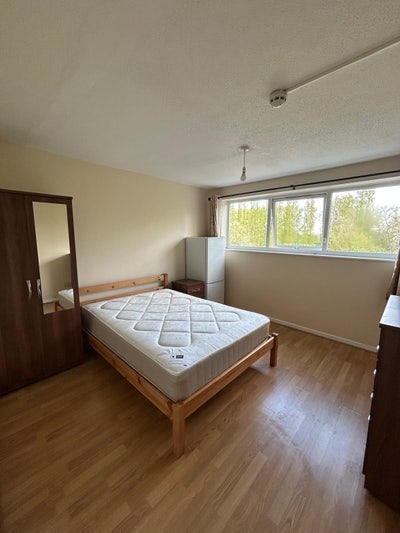 Large double room  Main Photo