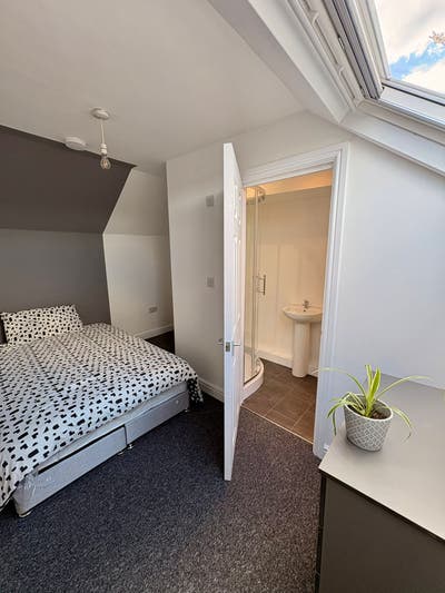 🏡 Brand New En-Suite Rooms |  Half Price Rent ‼️ Main Photo