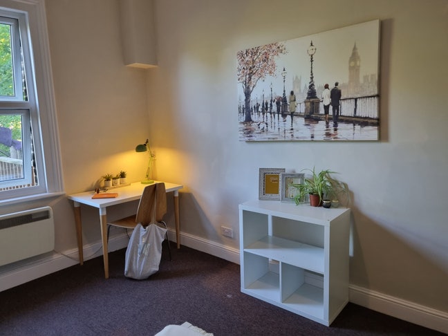 Big comfy room in great house share Main Photo