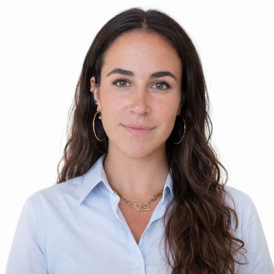 22-year-old intern looking for a room  Main Photo