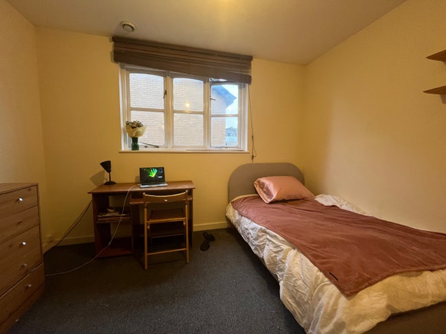 Cozy double room available from June 1st -mid Aug. Main Photo