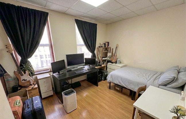 Spacious Room - Green Lanes  Main Photo