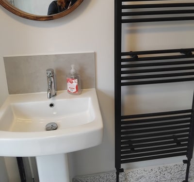 Three bedroom house to let Main Photo