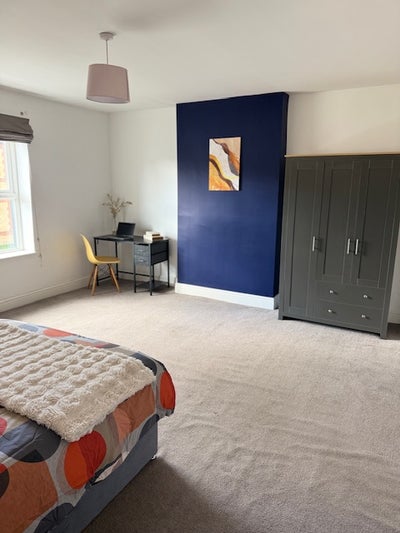Large Double Room Available Main Photo