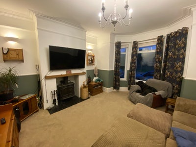 Double bed/Fitted wardrobes Main Photo