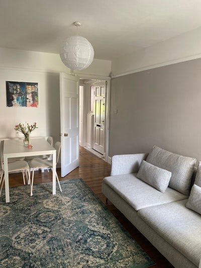 4 double bedrooms available near the hospital  Main Photo