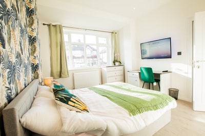 Spacious En-suite double rooms-All bills included Main Photo