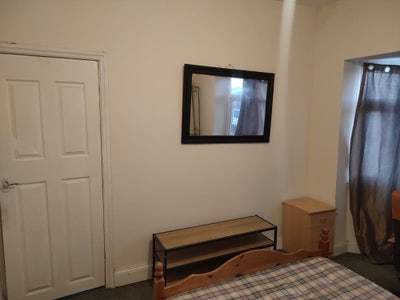 1 Double Room Available For Rent  Main Photo