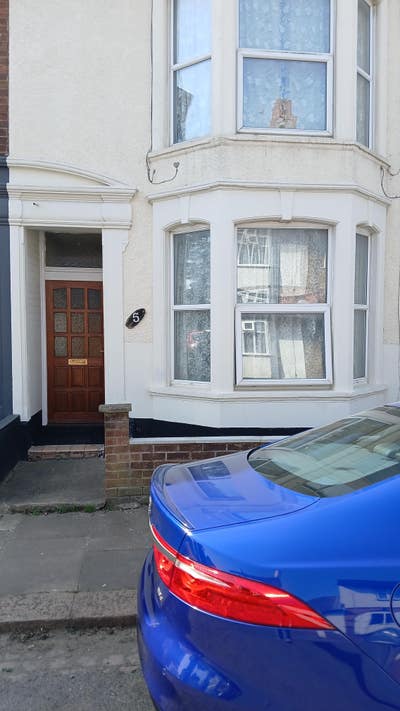 House Share Main Photo