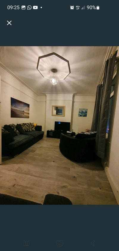 Double Room, Professional House Share, Kirkstall Main Photo