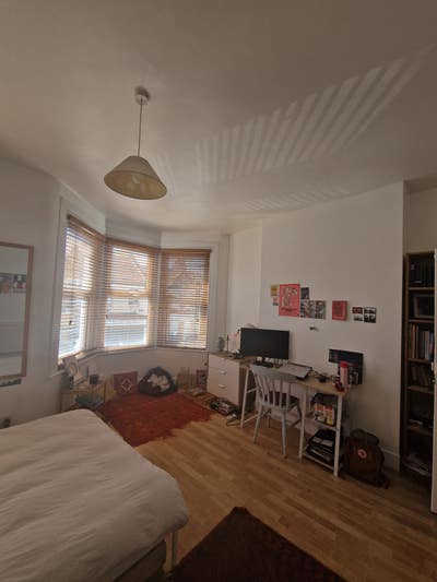 Bright and spacious double room in Green Lanes Main Photo