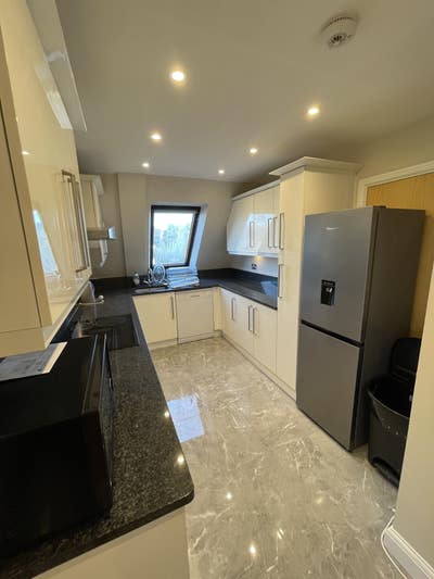 X2 Large Double Rooms in Modern Flat Share  Main Photo