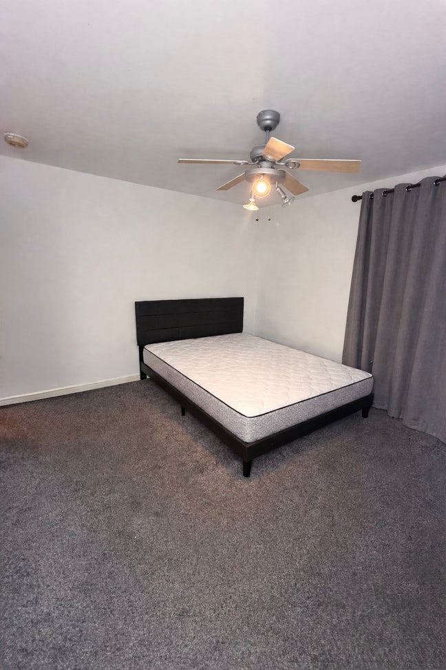 Large double room with king size bed Main Photo