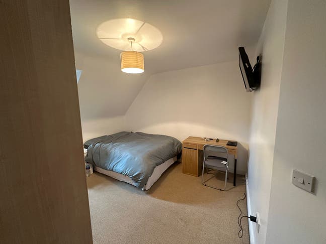 En-suite large room  Main Photo