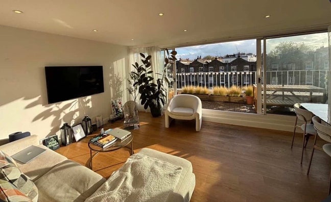 Stunning Duplex Flat 5 minutes North of Hyde Park! Main Photo