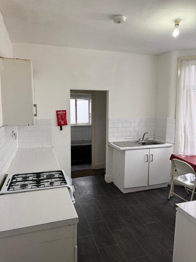 One bed first floor flat with garden  Main Photo