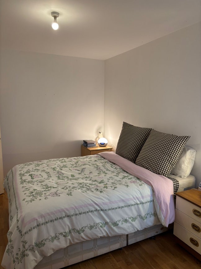 1 double room with private bathroom Main Photo