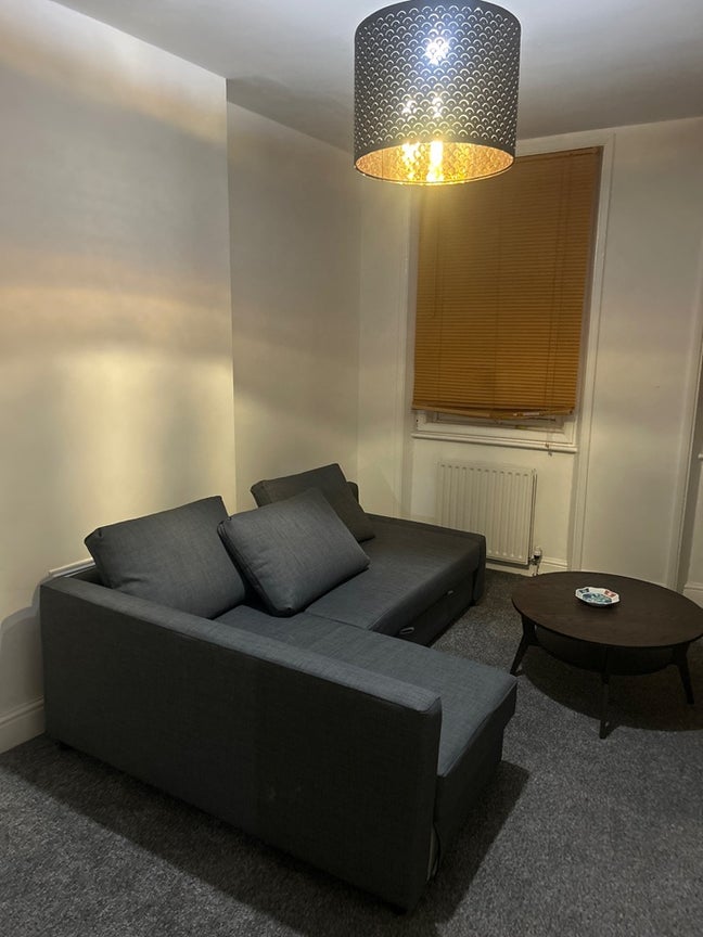 Newly refurbished  1 bed flat available Main Photo