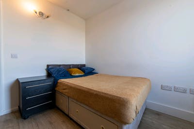 Canary wharf E14 2 rooms available!  Main Photo