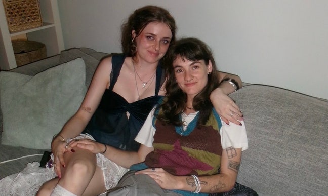 A couple from Australia looking to find a room!   Main Photo