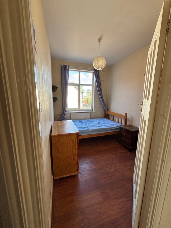Small Double Room in Clapham South/Balham House Main Photo