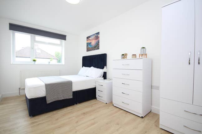 ✨Two great double rooms available - W13🏡 Main Photo