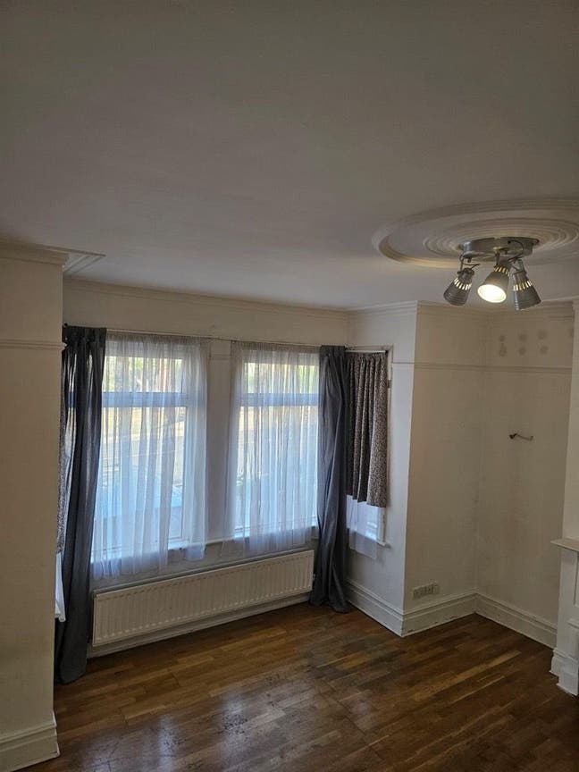 Spacious five bedroom family home, N12 Main Photo