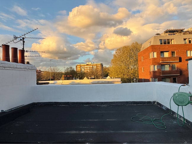     2-Bed Flat in Kensington – Looking for Replace Main Photo