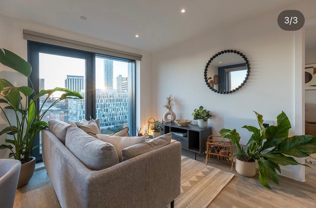 Roomate Needed! Girls Preferably. Takeover in Pall Mall Main Photo