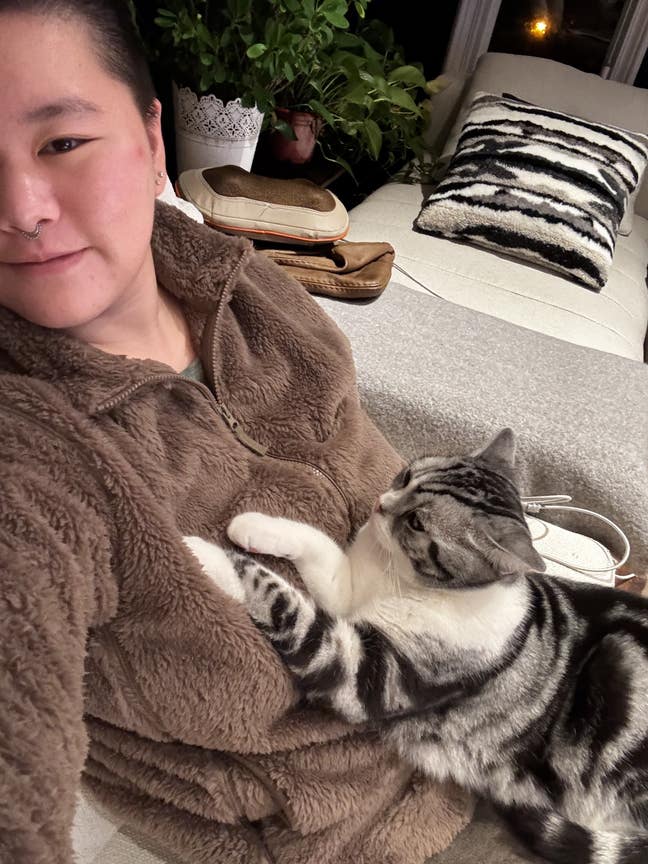 Hi I’m Lin, I’m 25 years old and in my th... Main Photo