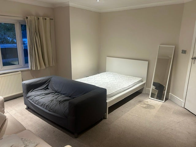 Richmond Room Available Main Photo