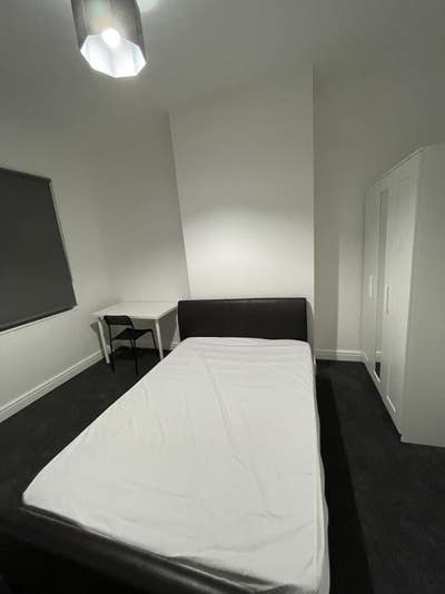 Newly refurbished Double room  Main Photo