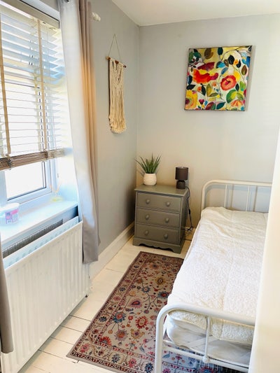 Large Single room to let Main Photo