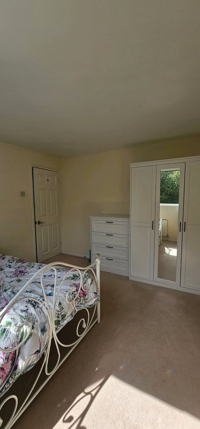 Large room in Canford Heath Main Photo