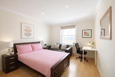 Large Two Bedrooms for Short Let  Main Photo