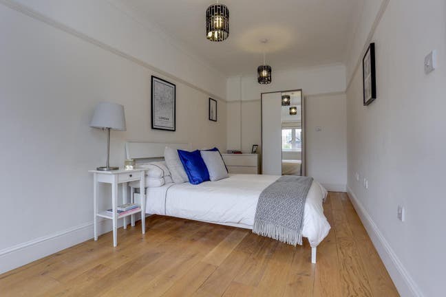 Double Room W5 – Bills & Cleaner Included Main Photo