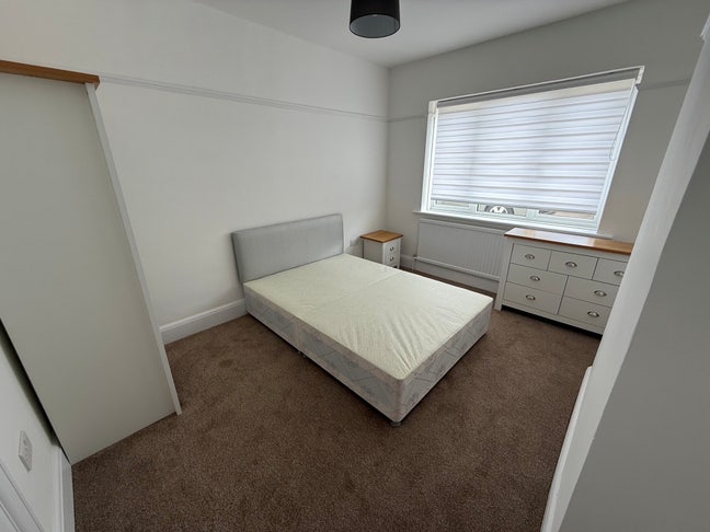 Double room available in house share  Main Photo