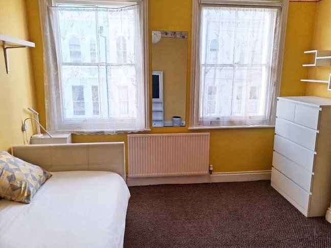 Lovely Room – New Bed. Friendly House Main Photo