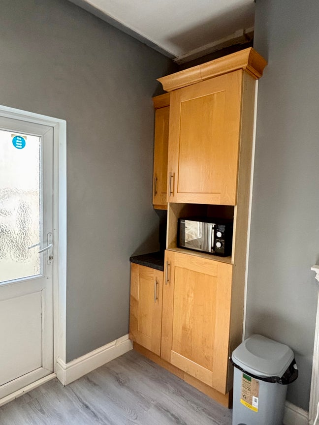 Double bedroom newly refurbished  Main Photo
