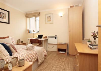 ⚡3 Beatiful Rooms Next to District Line! ⚡ Main Photo