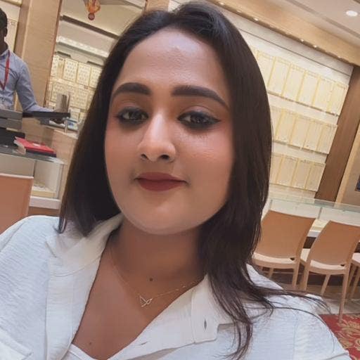 30 year old Female seeks a single or double room Main Photo