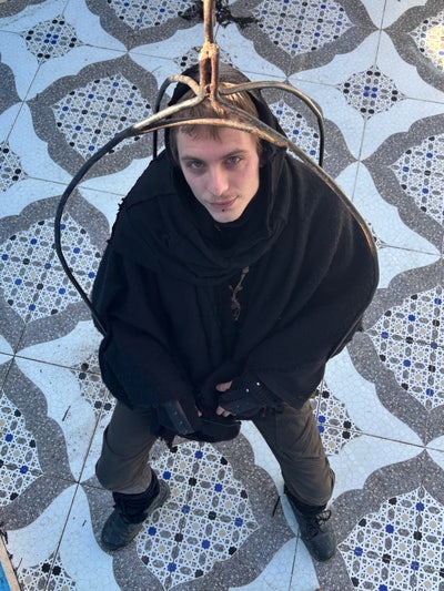 Looking for a room Main Photo