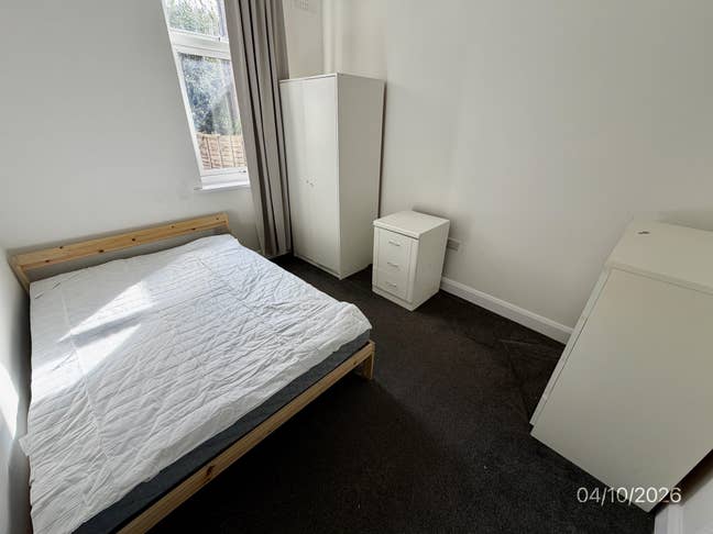 2 Spacious double room - Canning Town Main Photo