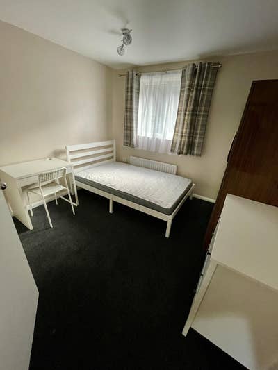 Spacious room in lovely house - Stratford Main Photo