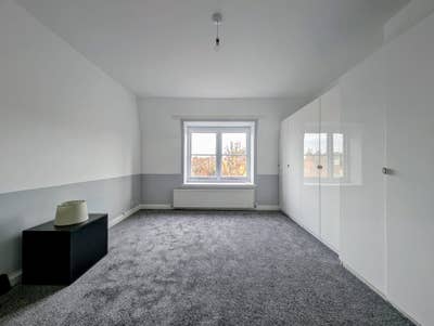Newly refurbished two double bedroom flat Main Photo