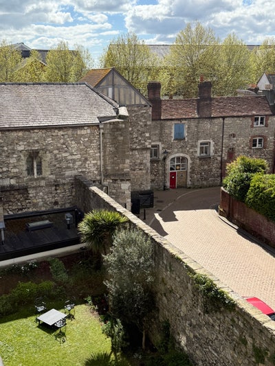 Lovely room in town in a 2 bed flat share  Main Photo